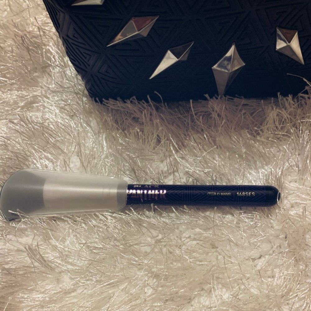 MAC Cosmetics x Black Panther 168ES Angled Face Brush